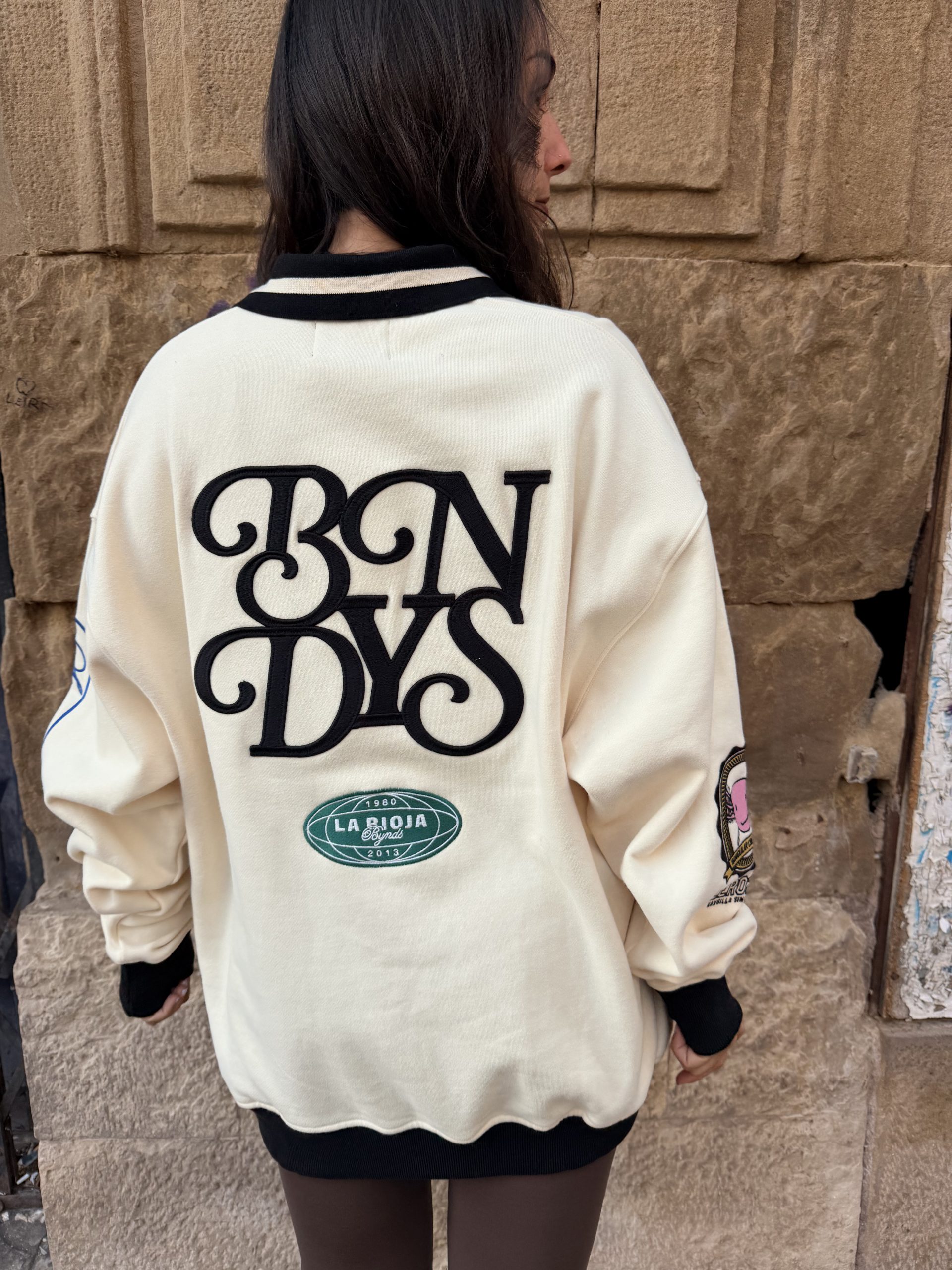 sudadera-tipo-polo-bordada-epalda.jpg sudadera tipo polo bordada espalda